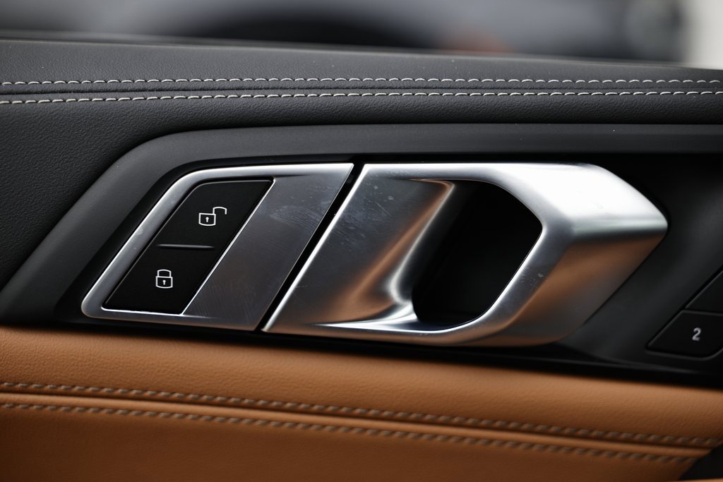 New 2026 BMW X6 xDrive40i w/ Premium Package image 15