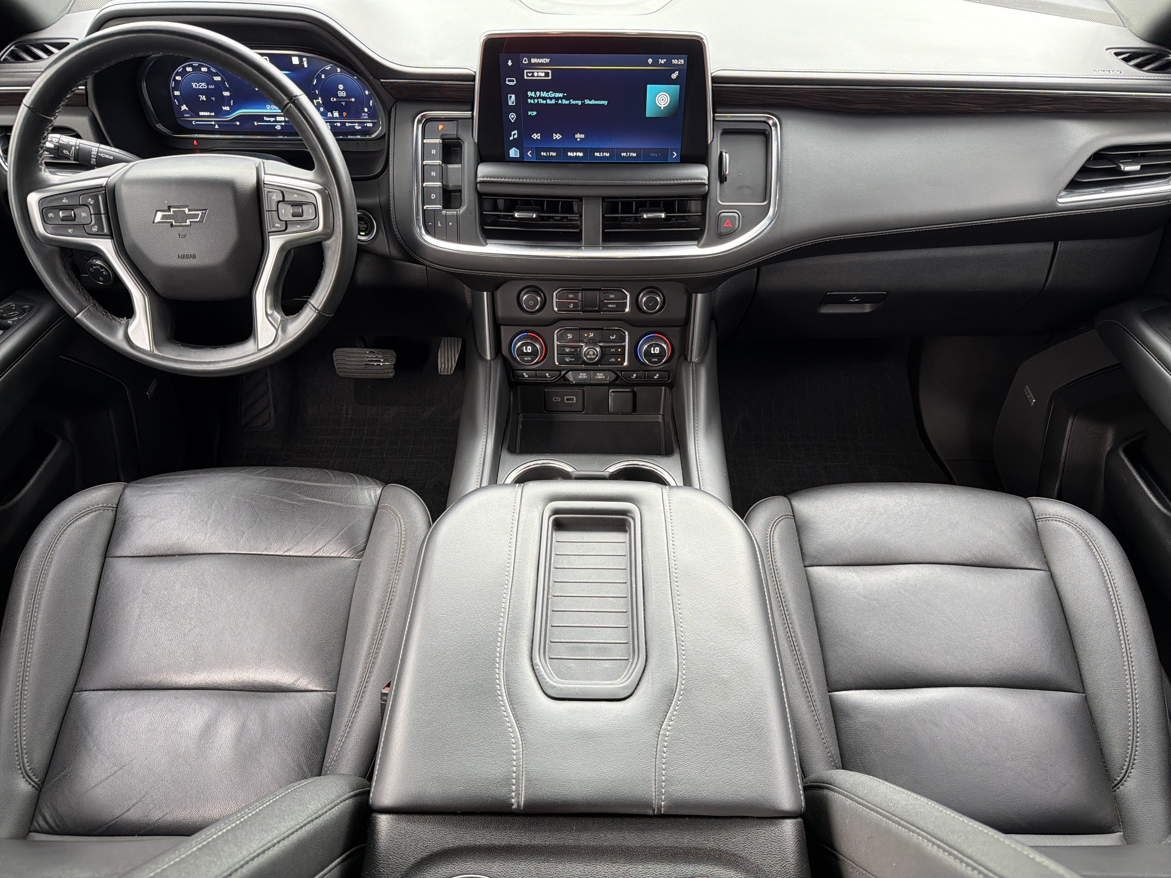 Used 2023 Chevrolet Tahoe Z71 w/ Luxury Package AWD/4WD image 3