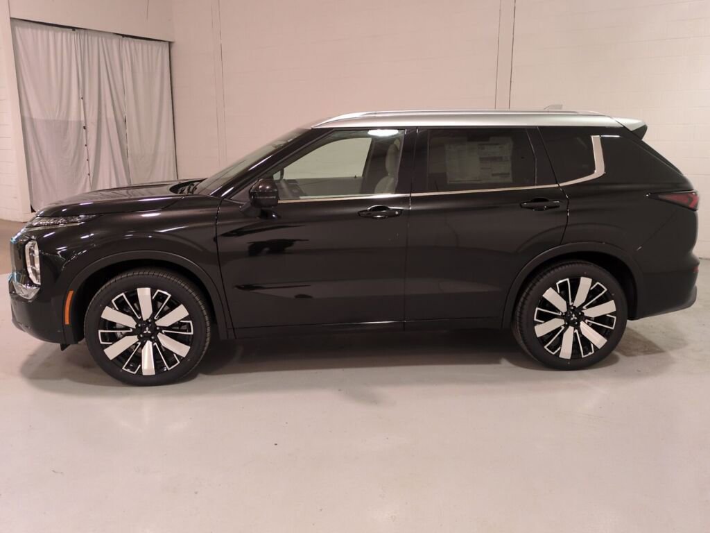 New 2025 Mitsubishi Outlander SEL image 7