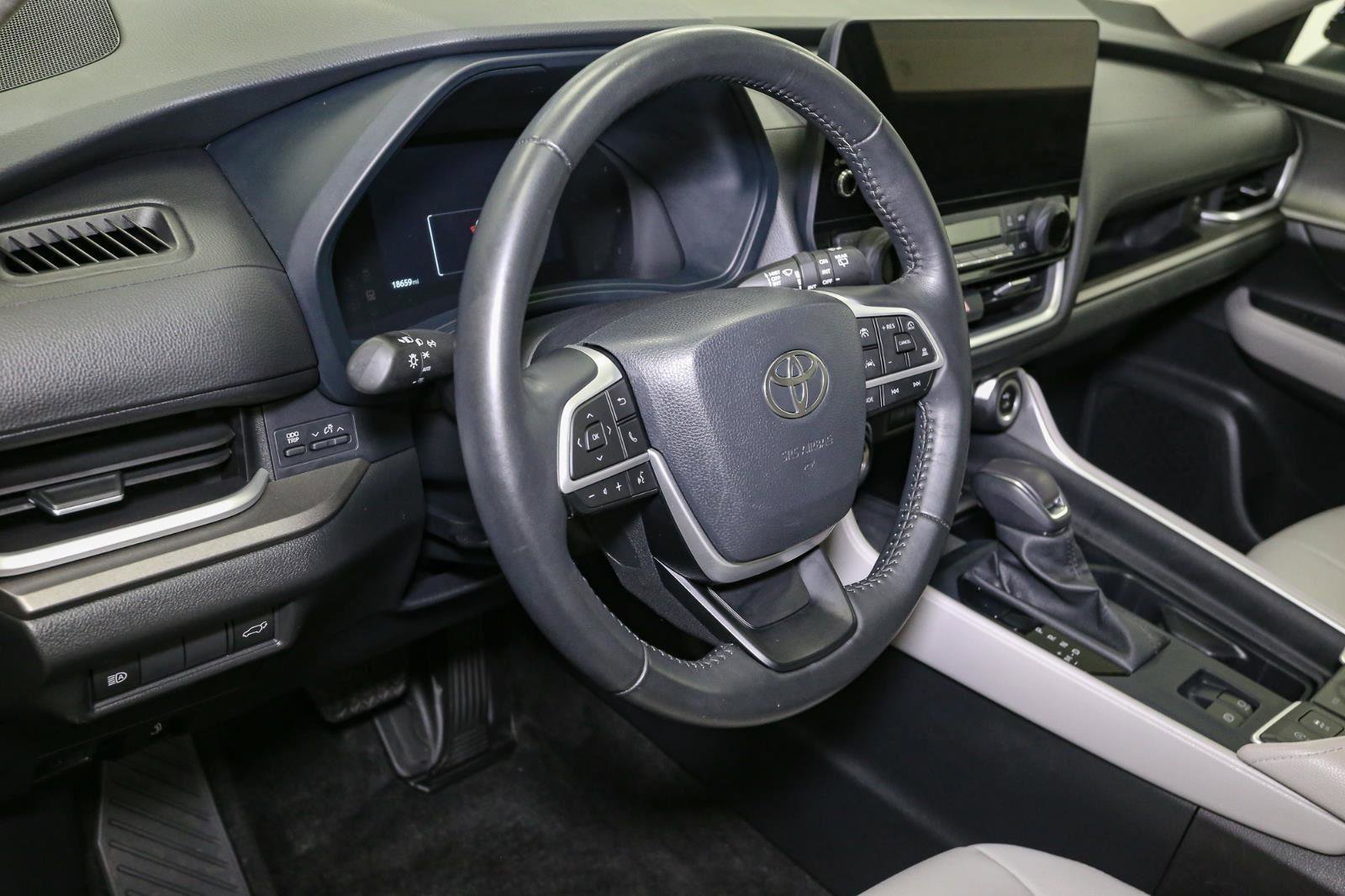 Used 2024 Toyota Grand Highlander XLE image 26