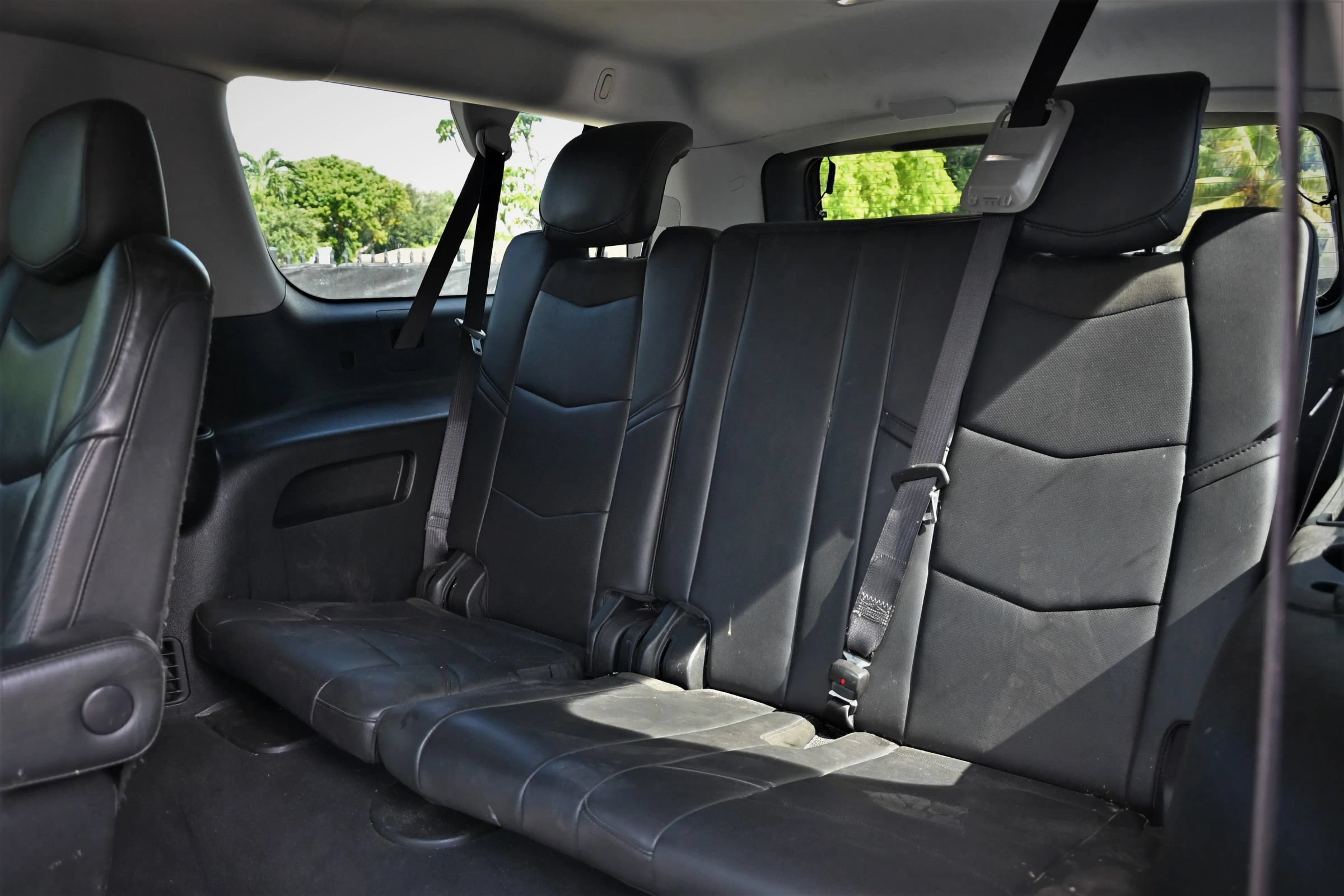 Used 2019 Cadillac Escalade ESV Premium Luxury AWD/4WD image 19