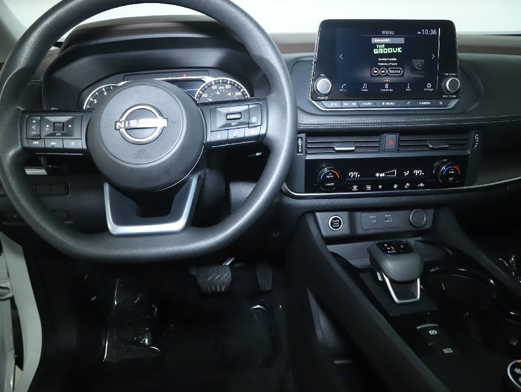 Used 2023 Nissan Rogue SV image 29