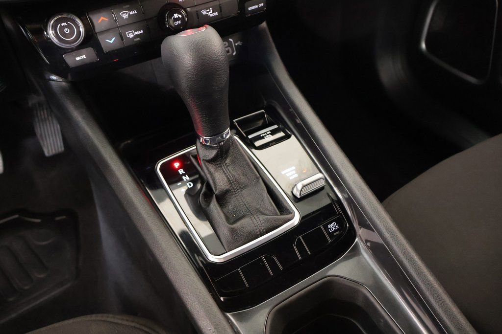 Used 2025 Jeep Compass Sport image 7