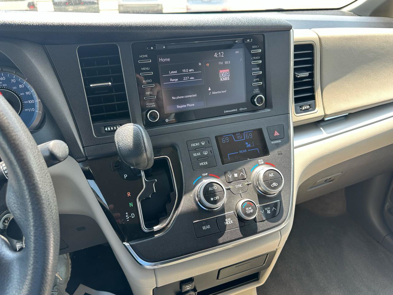 Used 2018 Toyota Sienna LE w/ Protection Package FWD image 15