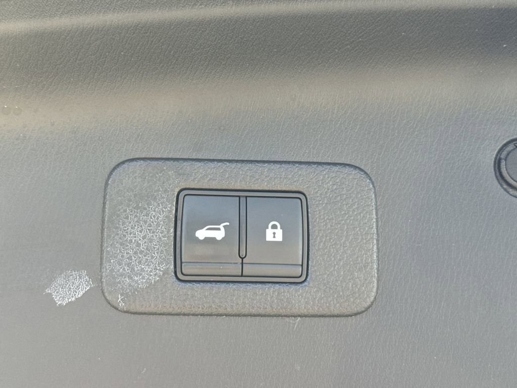 Used 2023 Nissan Armada SL image 17