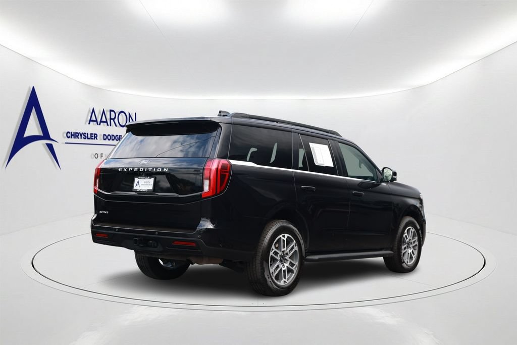 Used 2025 Ford Expedition Active RWD image 4