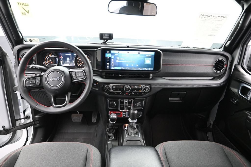 Used 2024 Jeep Gladiator Rubicon w/ Safety Group AWD/4WD image 17