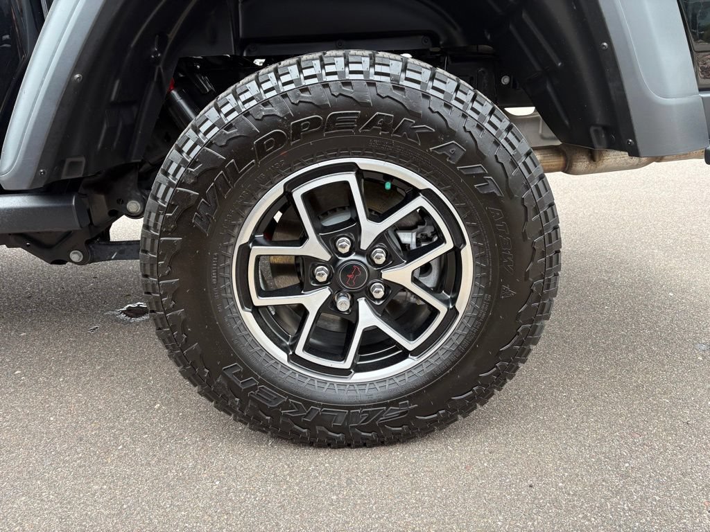 Certified 2025 Jeep Gladiator Rubicon w/ Convenience Group AWD/4WD image 11