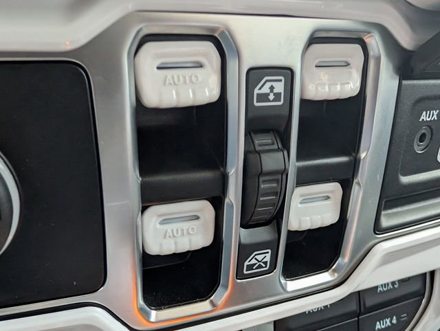 Used 2025 Jeep Gladiator Mojave image 21