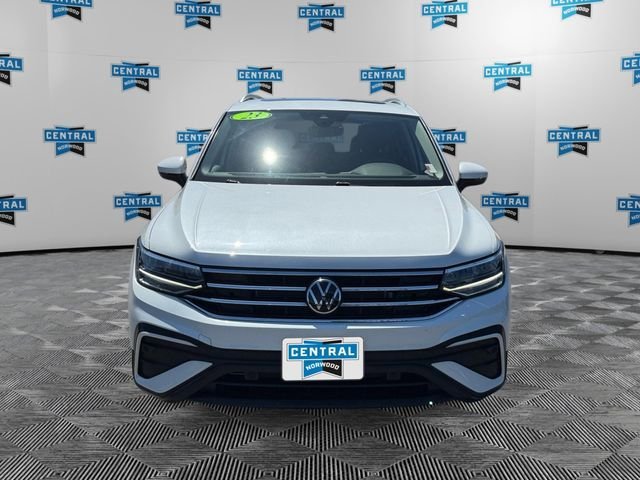 Used 2023 Volkswagen Tiguan SE AWD/4WD image 8