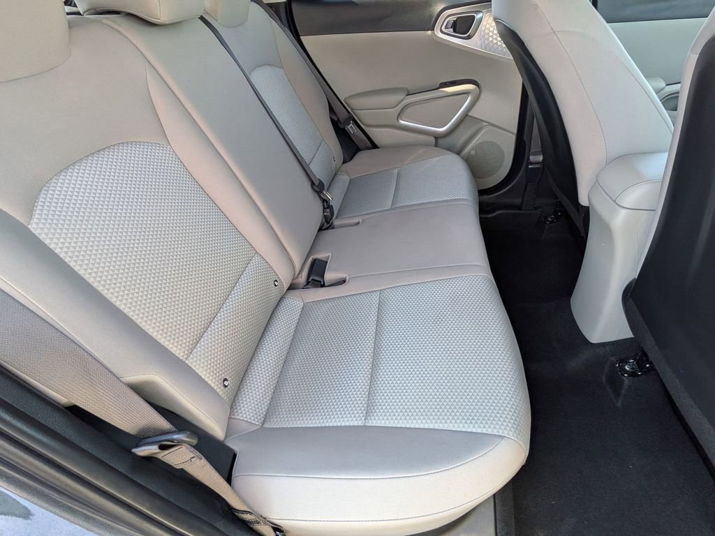 Used 2025 Kia Soul LX image 21