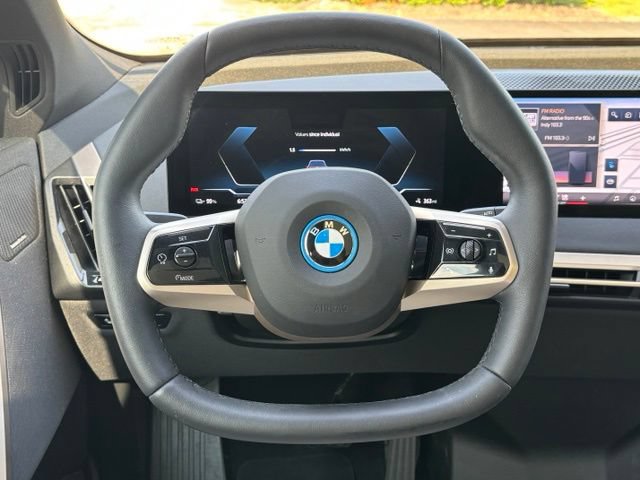 Used 2025 BMW iX xDrive50 AWD/4WD image 22