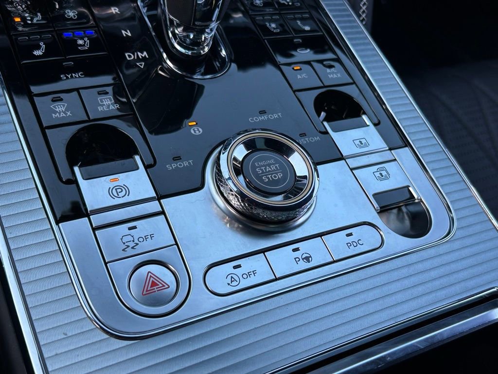 Used 2021 Bentley Flying Spur V8 image 62