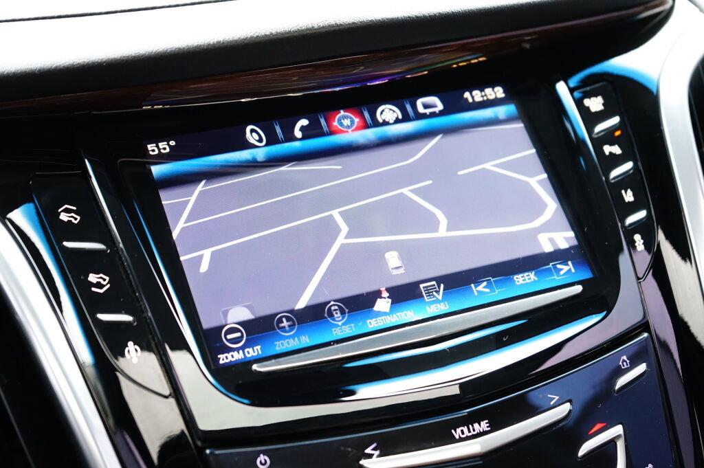 Used 2015 Cadillac Escalade Luxury image 24