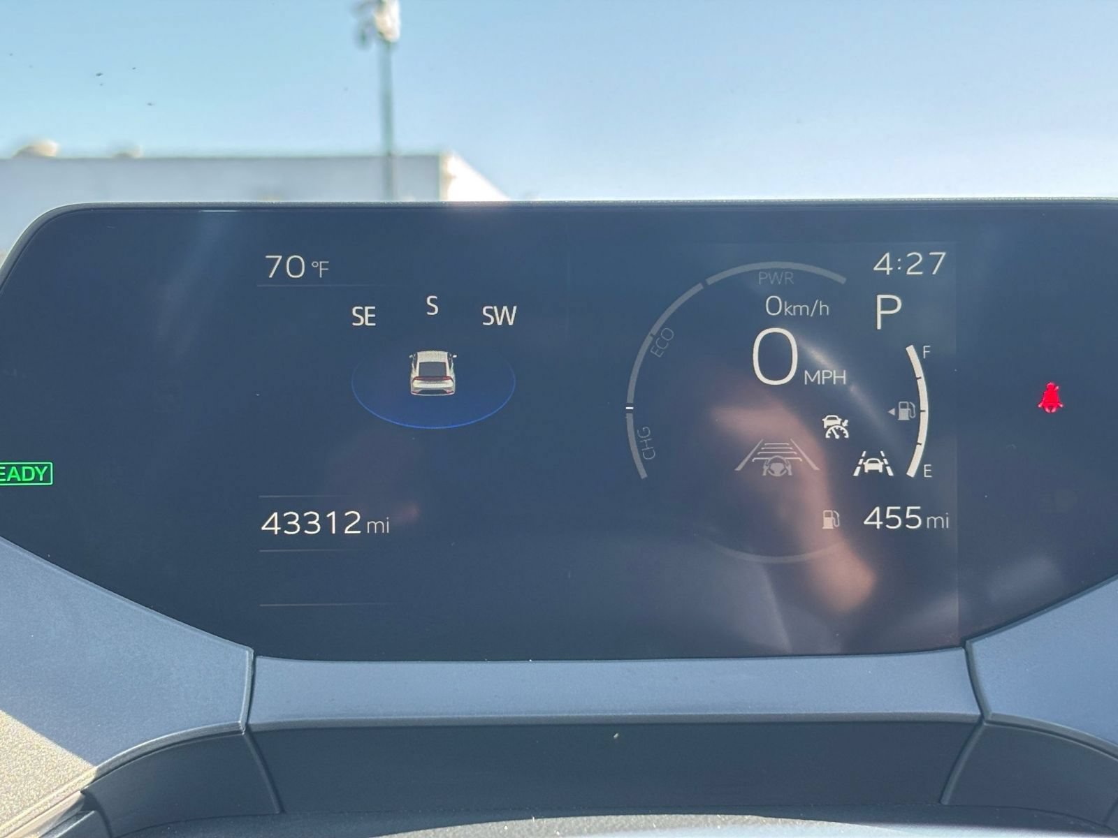 Used 2024 Toyota Prius LE FWD image 39