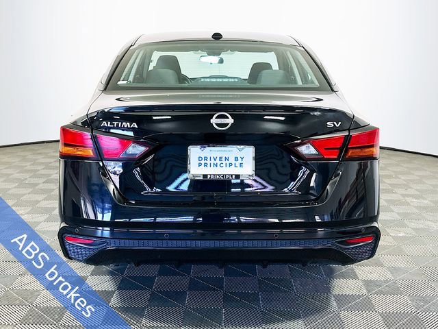 Used 2024 Nissan Altima 2.5 SV FWD image 7