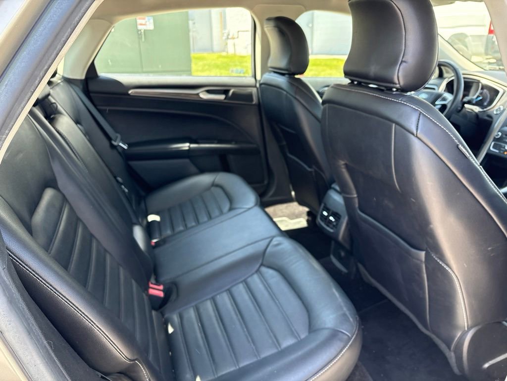 Used 2017 Ford Fusion SE w/ Fusion SE Technology Package AWD/4WD image 13