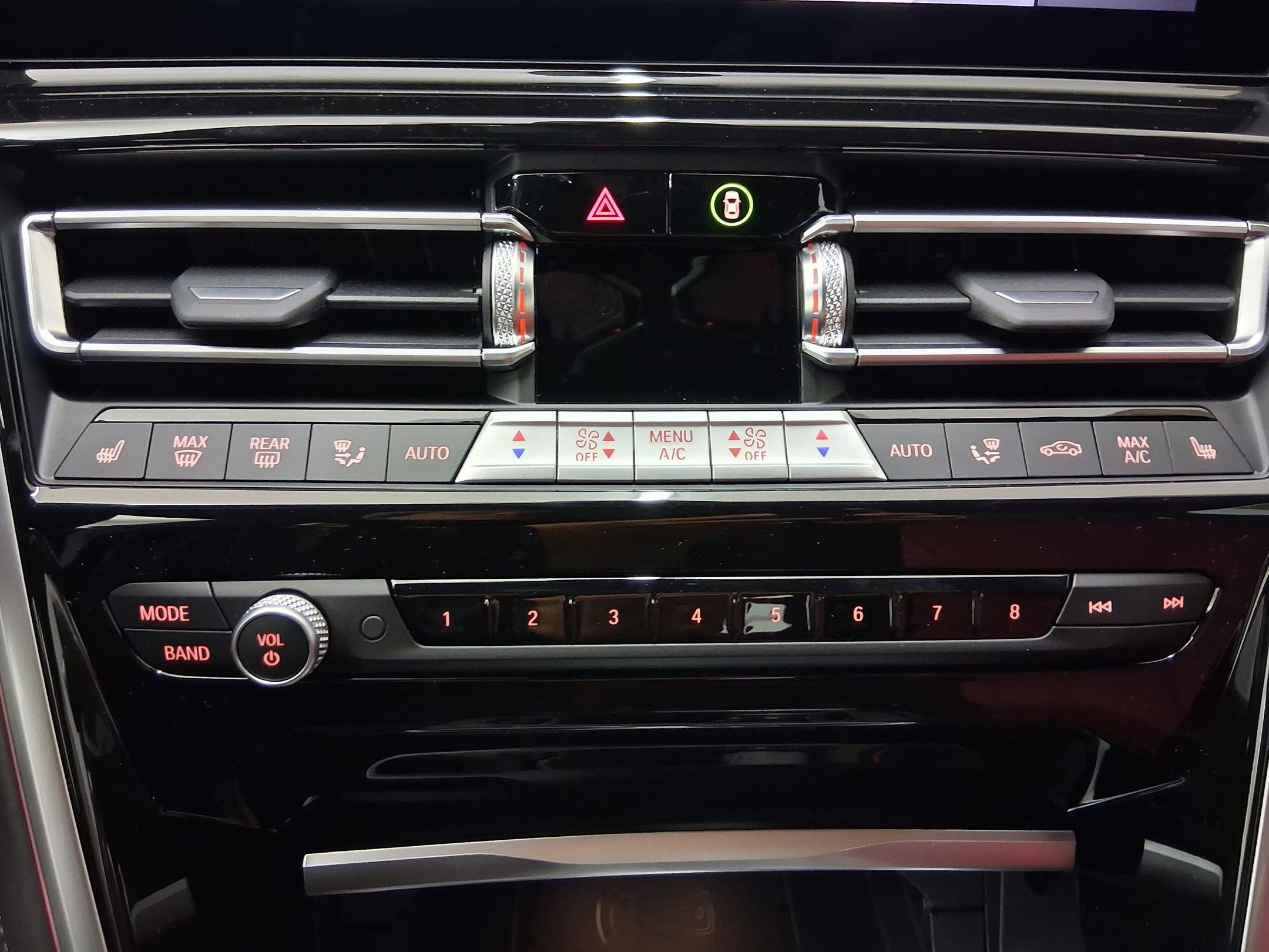 New 2026 BMW 840i Coupe w/ M Sport Professional Package RWD image 24