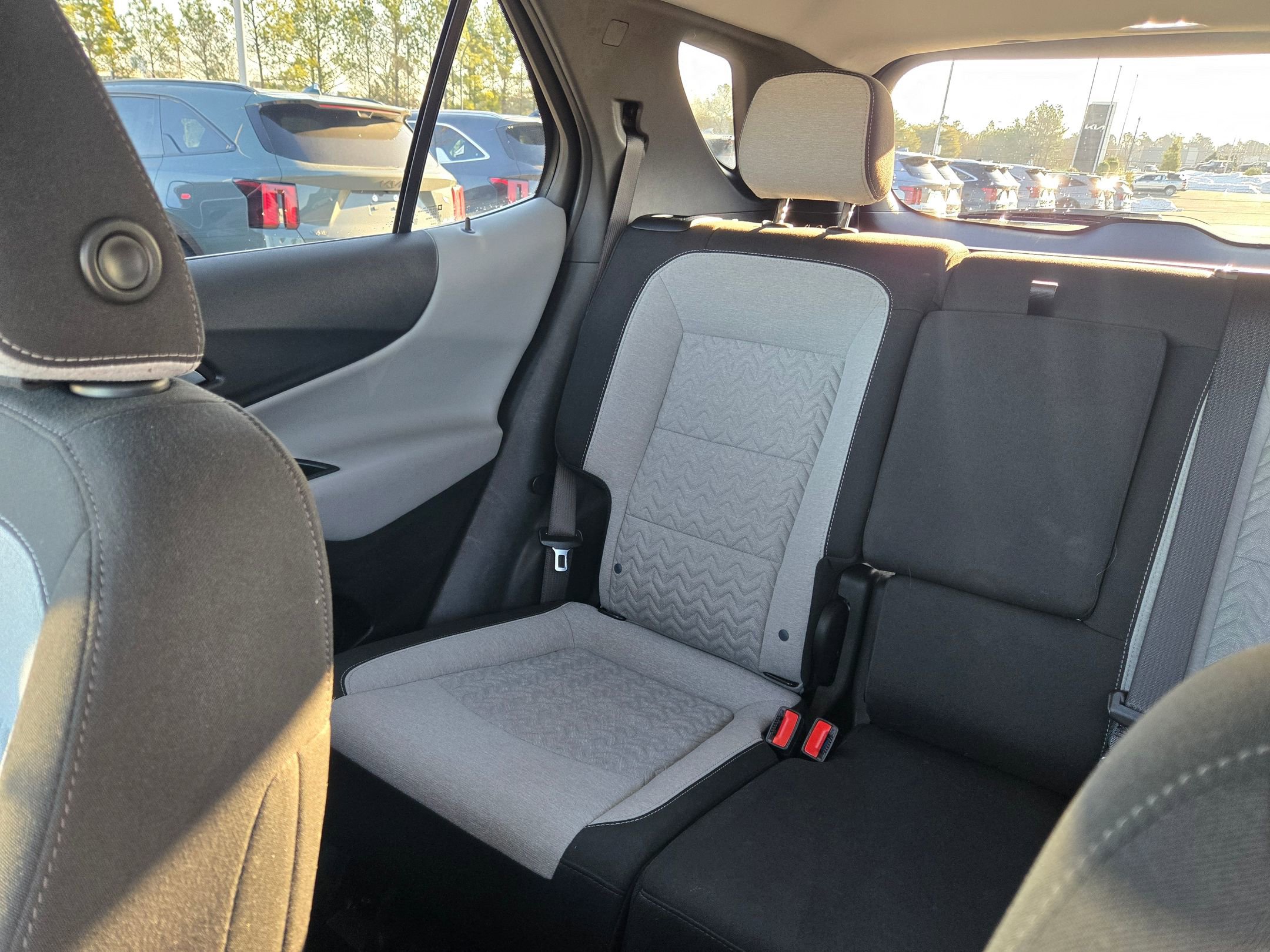 Used 2022 Chevrolet Equinox LT w/ Driver Convenience Package image 12