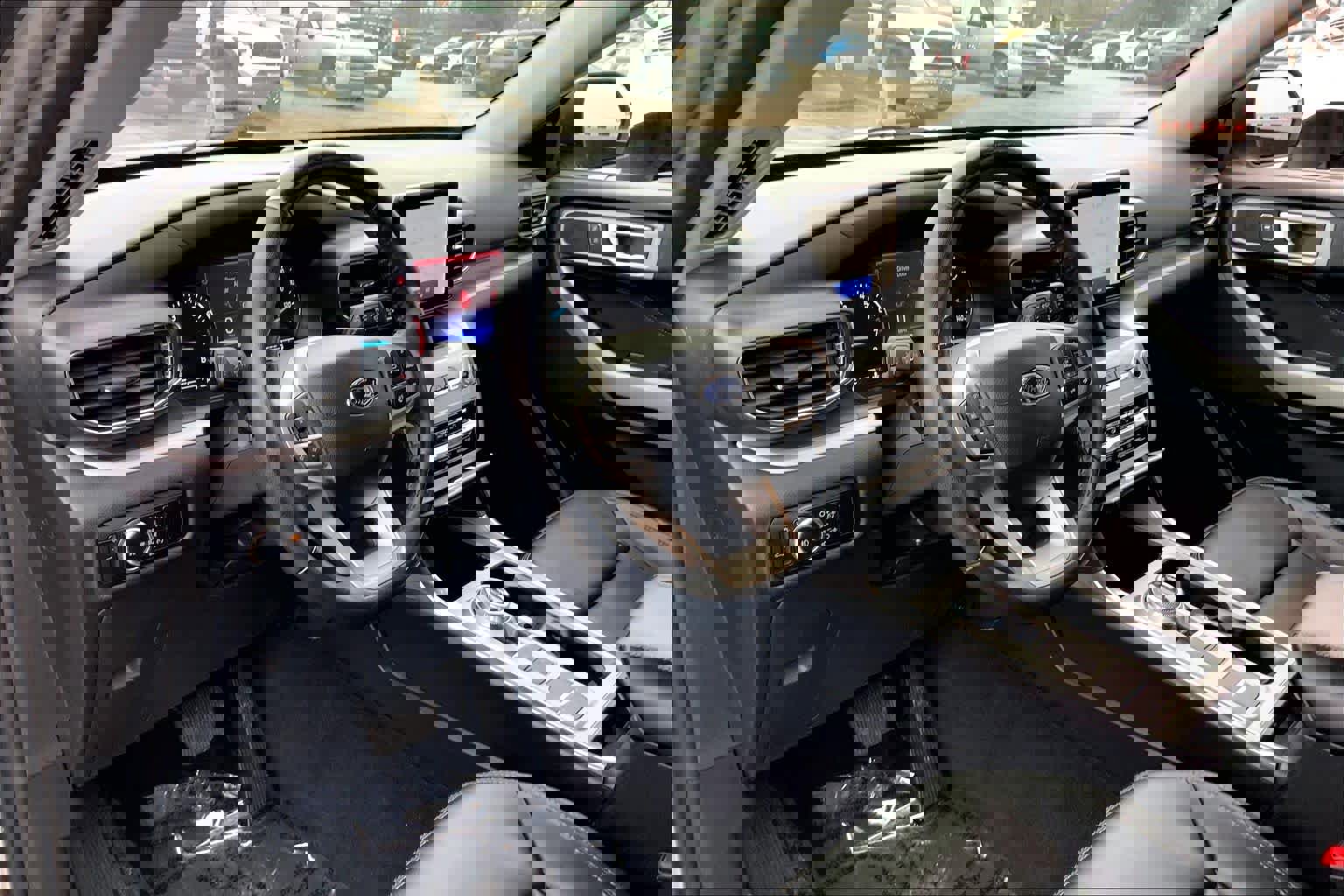 Used 2024 Ford Explorer XLT w/ Equipment Group 202A image 17