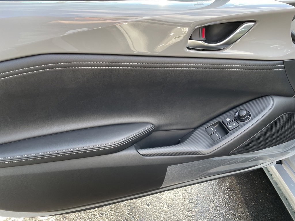 New 2025 MAZDA MX-5 Miata Club image 9