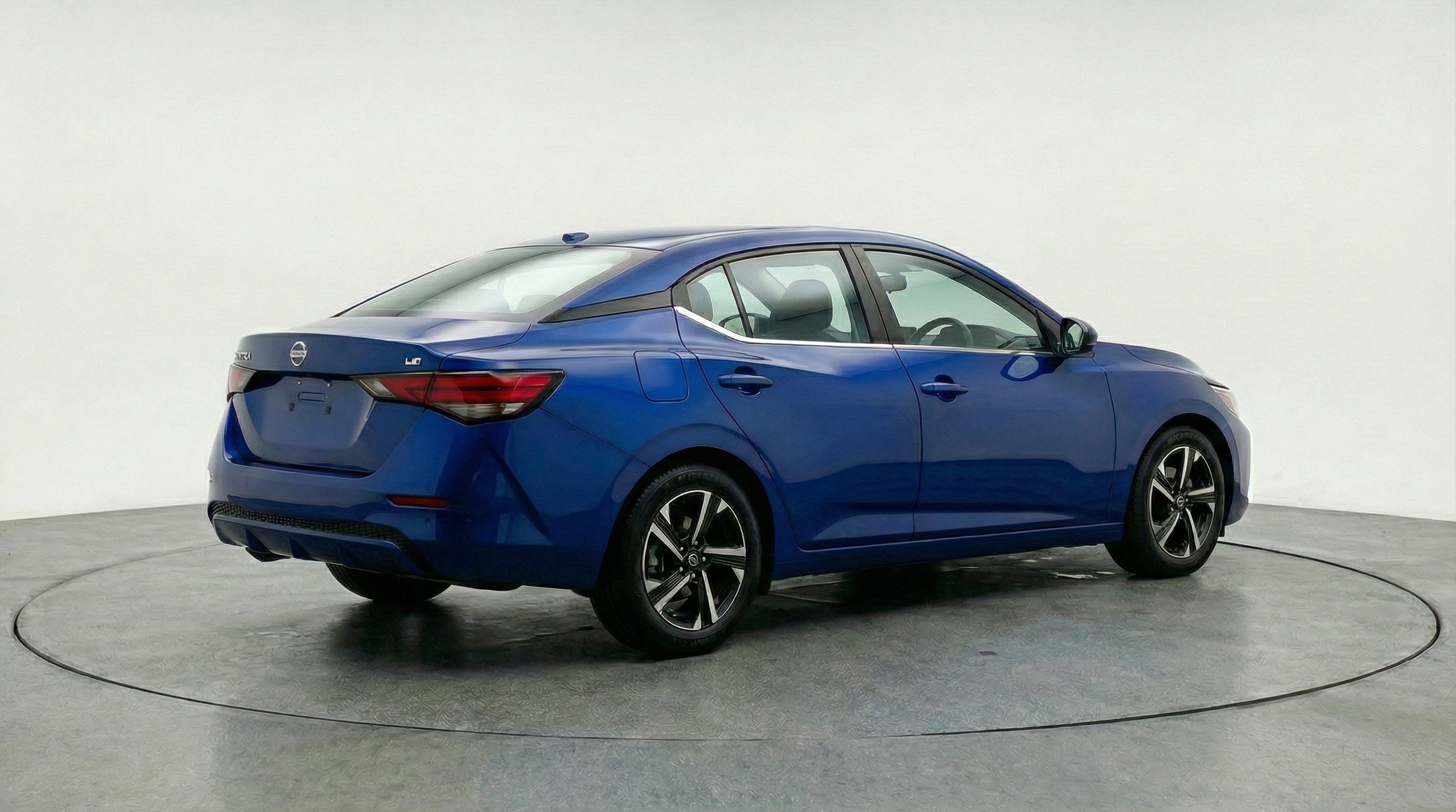 Used 2025 Nissan Sentra SV image 9