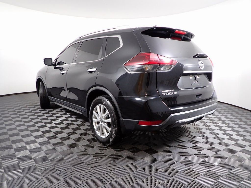 Used 2020 Nissan Rogue SV image 11
