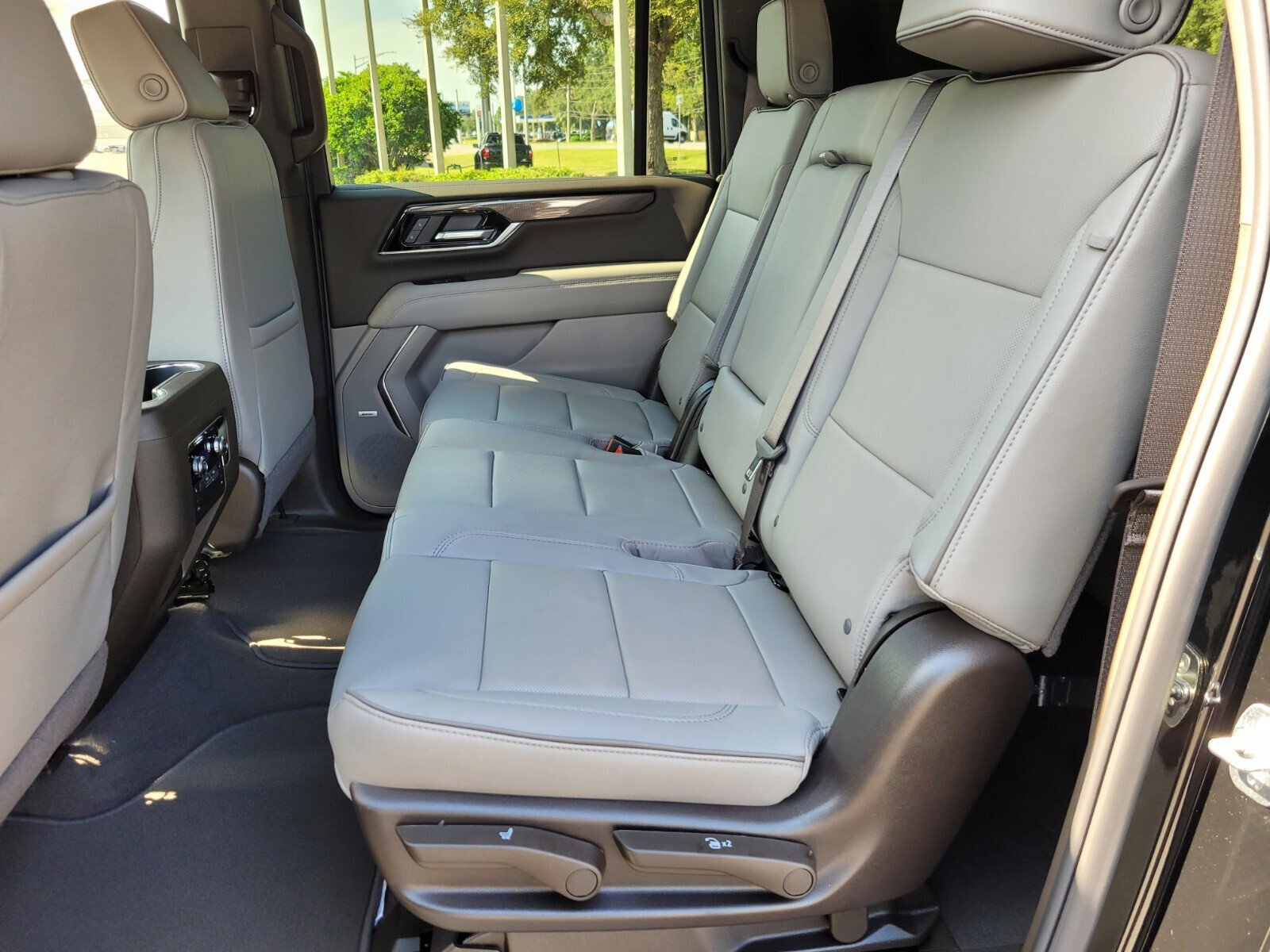 New 2026 GMC Yukon XL Elevation image 4
