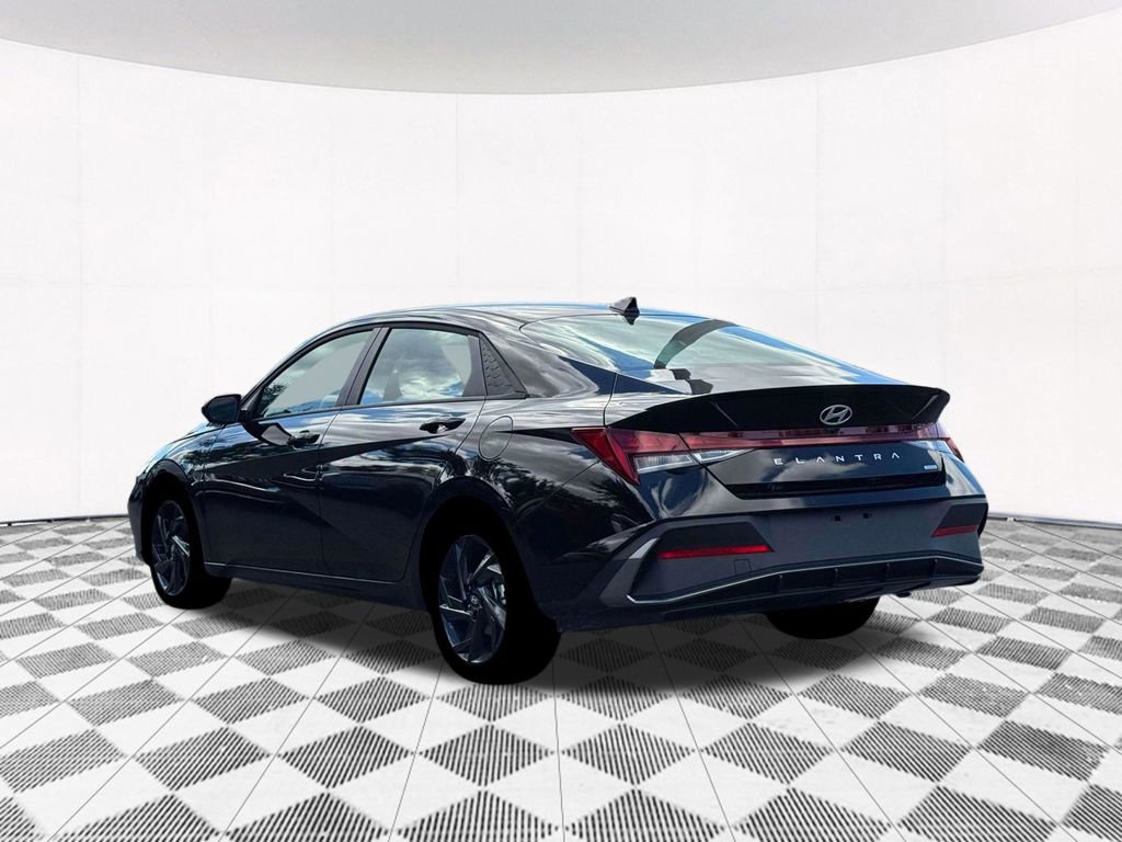 New 2026 Hyundai Elantra Sport FWD image 7