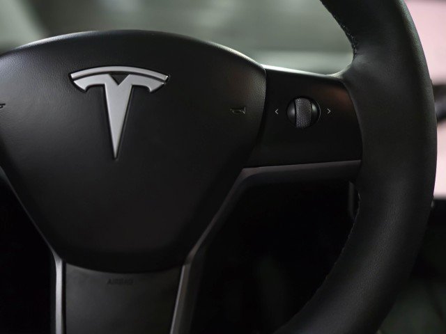 Used 2024 Tesla Model Y Long Range image 21