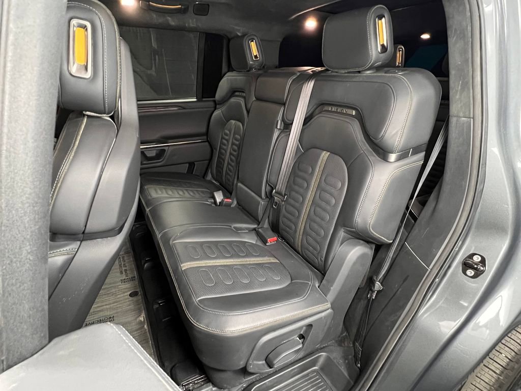 Used 2022 Rivian R1S Launch Edition image 16