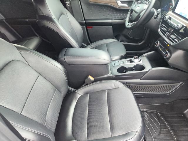 Used 2020 Ford Escape Titanium w/ Titanium Premium Package 2.0 FWD image 14