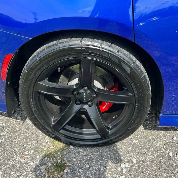 Used 2018 Dodge Charger SRT Hellcat w/ Harman/Kardon Audio Group RWD image 9