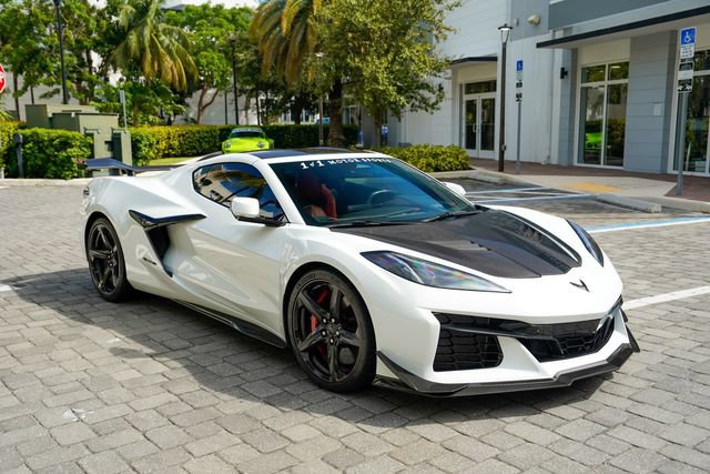 Used 2024 Chevrolet Corvette Z06 w/ Z07 Performance Package RWD image 61
