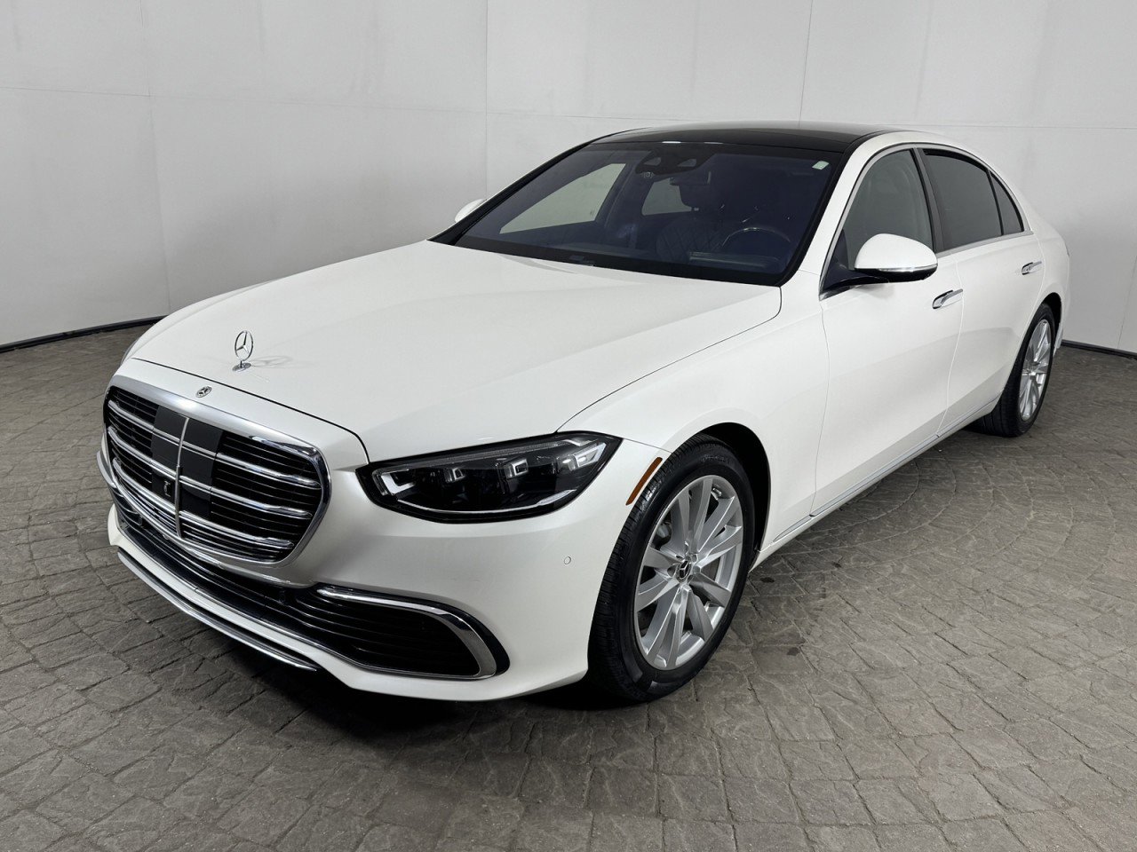 Used 2021 Mercedes-Benz S 500 4MATIC image 4