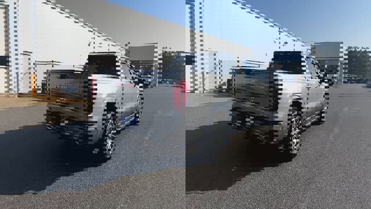 Used 2024 GMC Sierra 1500 Denali image 8