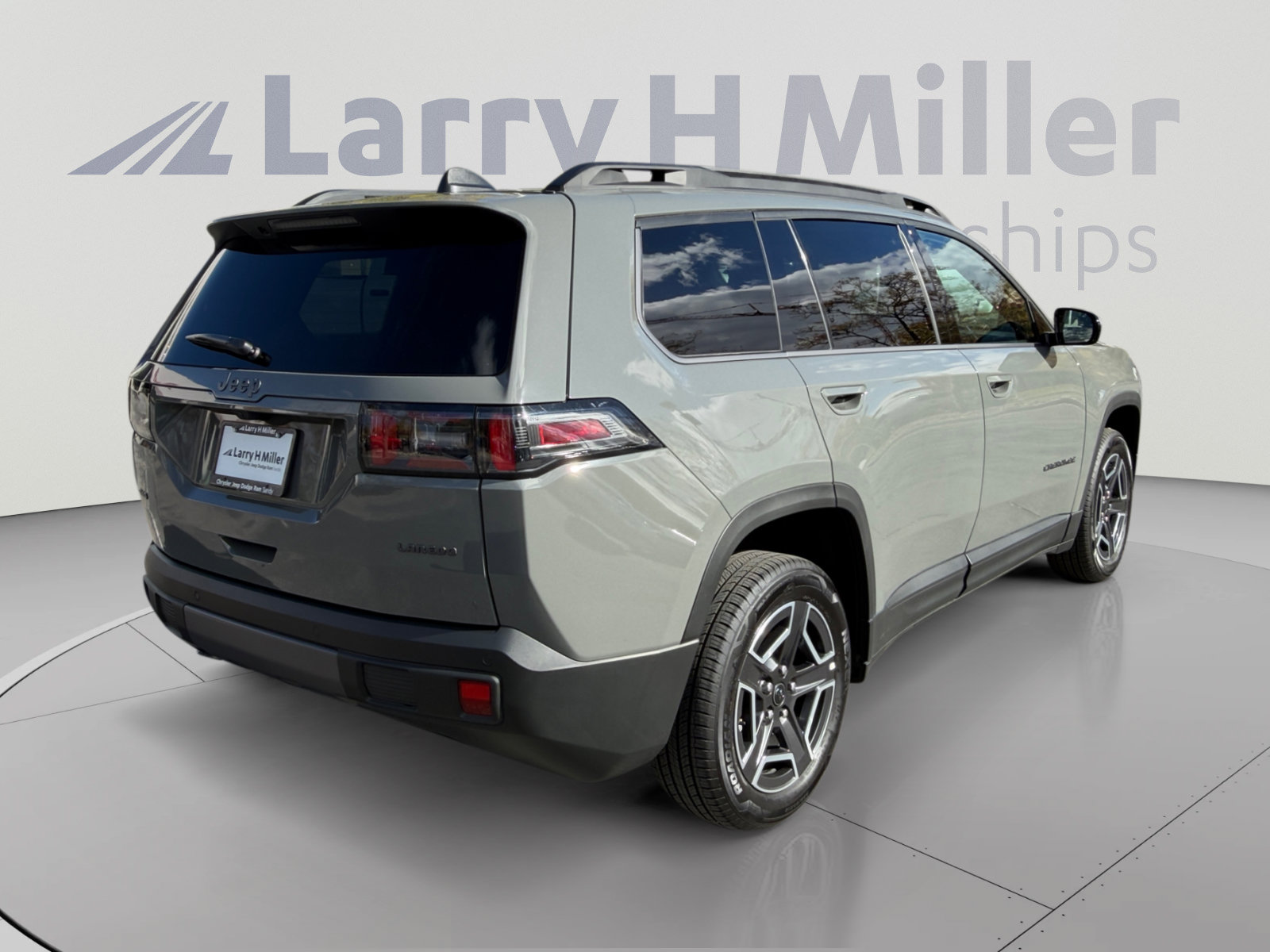 New 2026 Jeep Cherokee Laredo AWD/4WD image 5