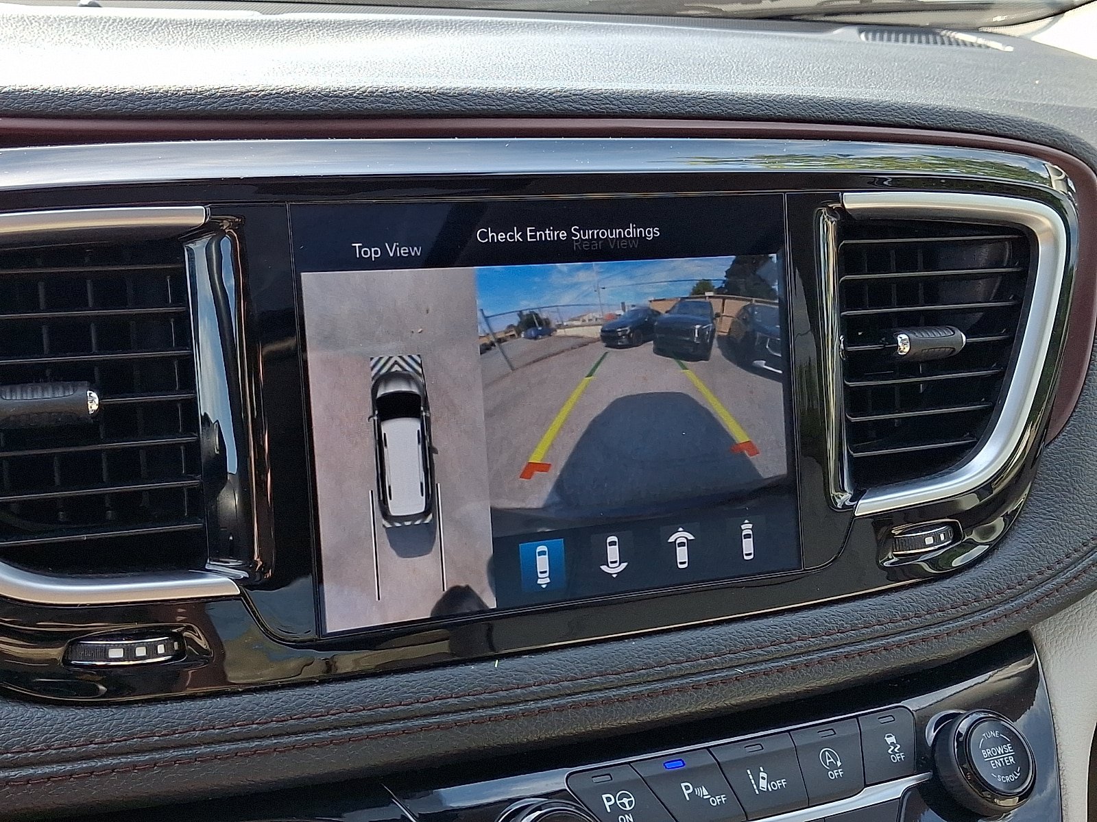 Used 2019 Chrysler Pacifica Limited w/ Advanced Safetytec Group FWD image 24