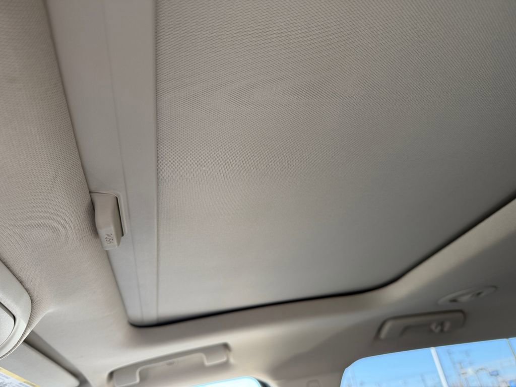 Used 2022 GMC Acadia Denali w/ Denali Technology Package image 21