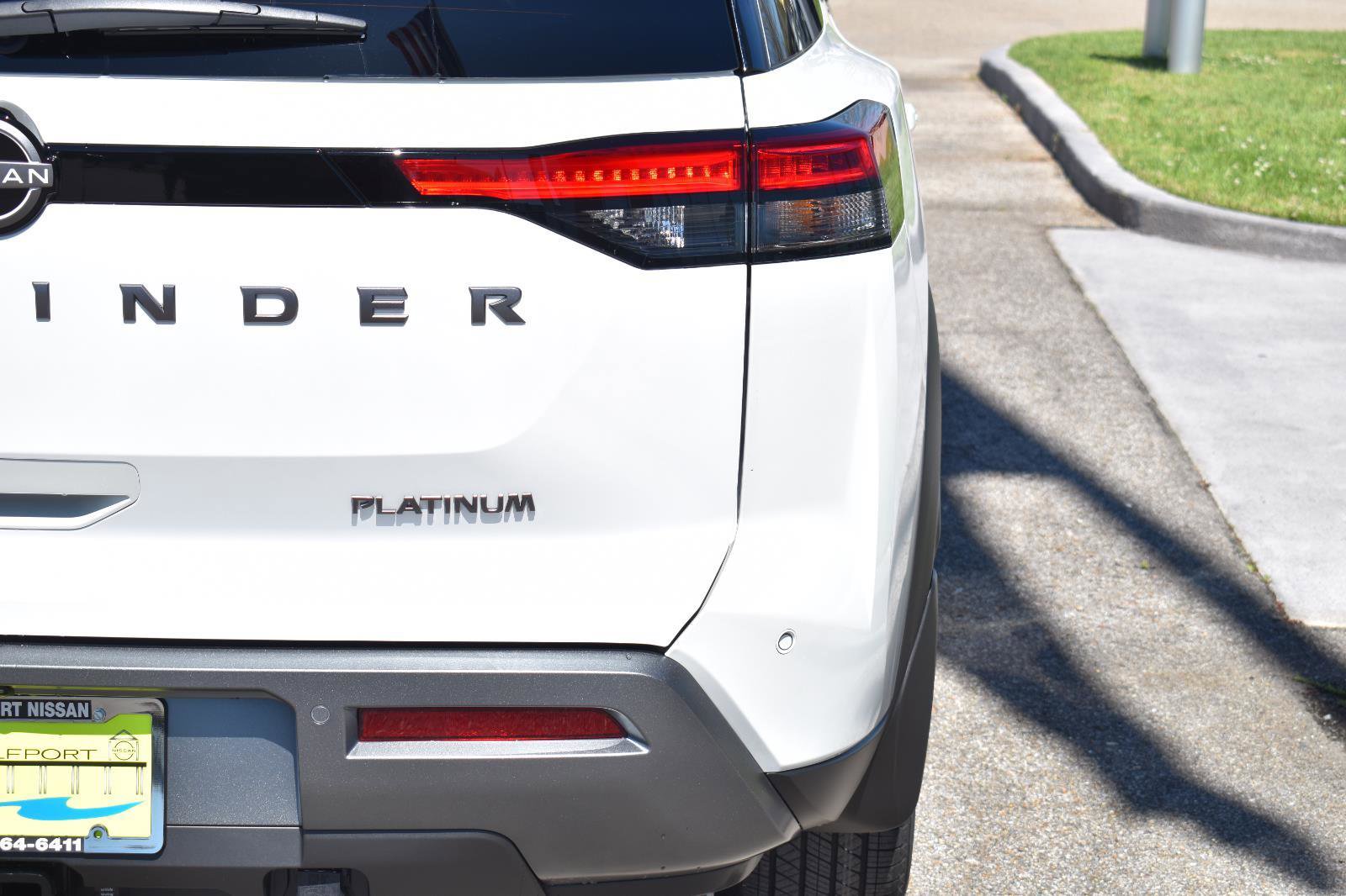 New 2026 Nissan Pathfinder Platinum image 9
