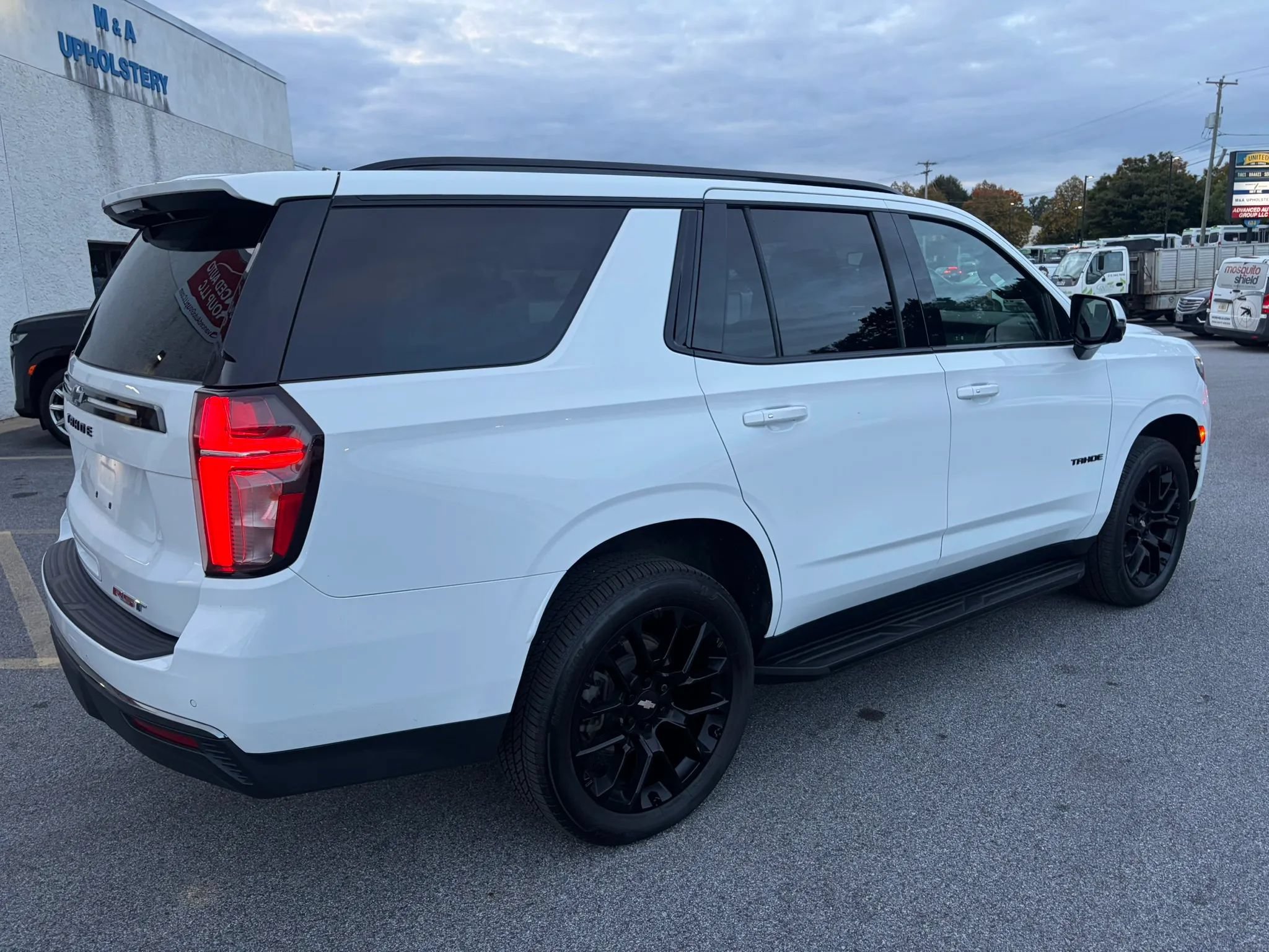 Used 2022 Chevrolet Tahoe RST w/ Luxury Package AWD/4WD image 7