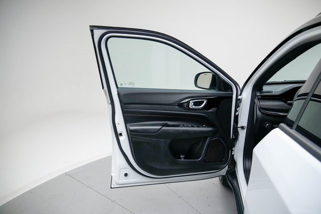 Used 2024 Jeep Compass Trailhawk image 23