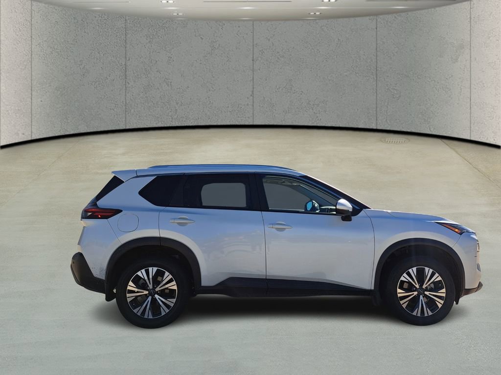 Used 2023 Nissan Rogue SV w/ SV Premium Package image 4