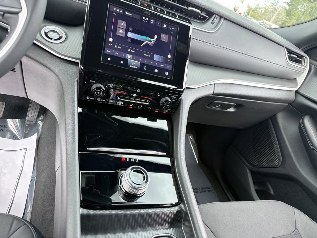 New 2026 Jeep Grand Cherokee Laredo image 19