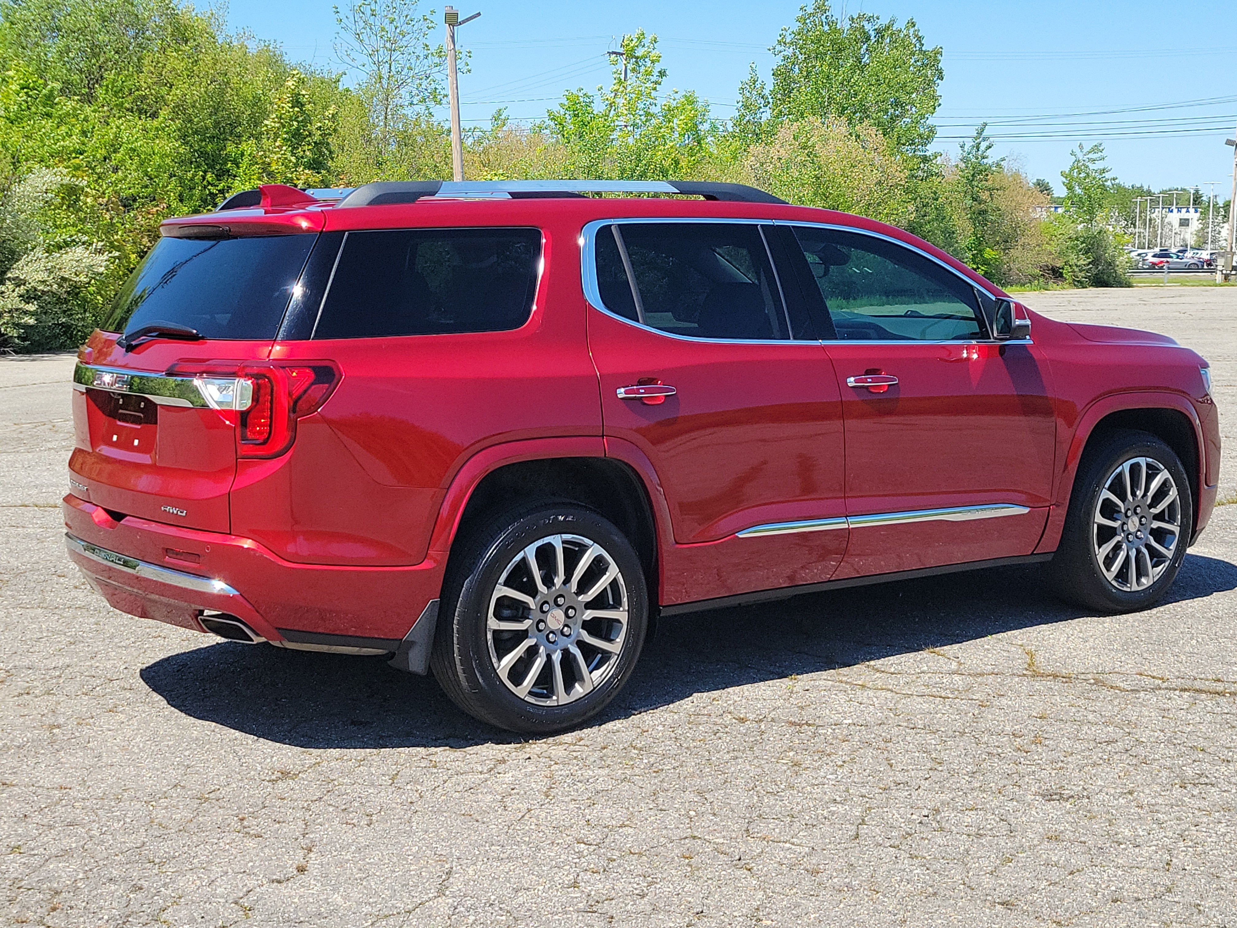 Used 2022 GMC Acadia Denali w/ Denali Ultimate Package AWD/4WD image 5