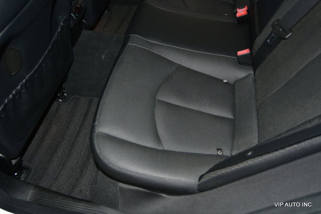 Used 2009 Mercedes-Benz E 550 Sedan image 26