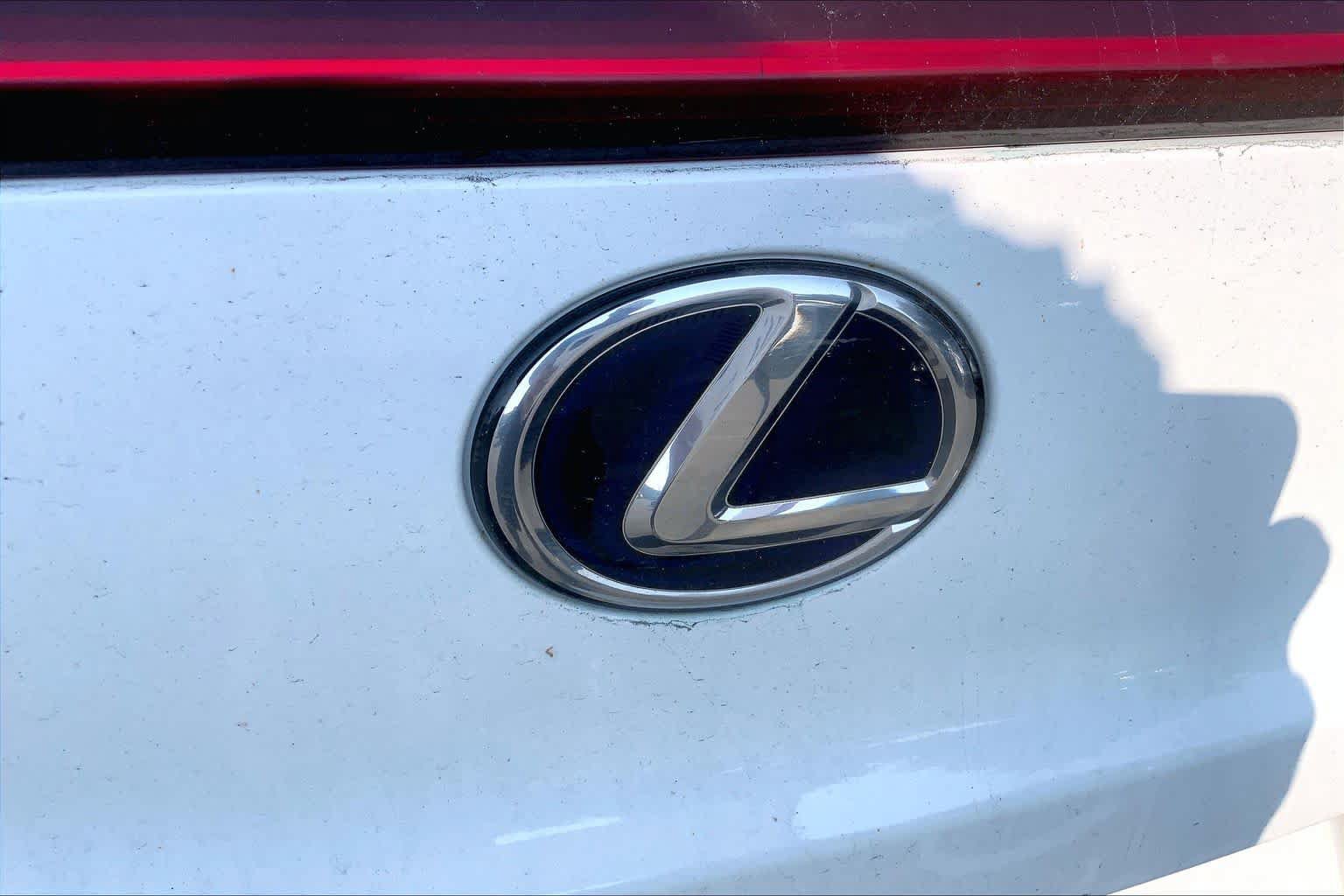 Used 2019 Lexus UX 250h F Sport AWD/4WD image 31