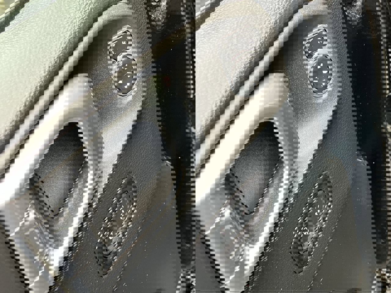 Used 2018 Jeep Wrangler Unlimited Sahara image 8