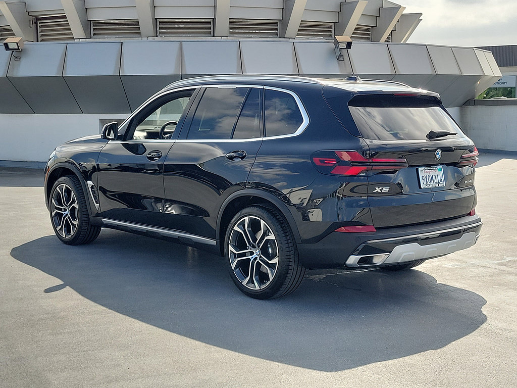 Used 2026 BMW X5 sDrive40i w/ Climate Comfort Package RWD image 2