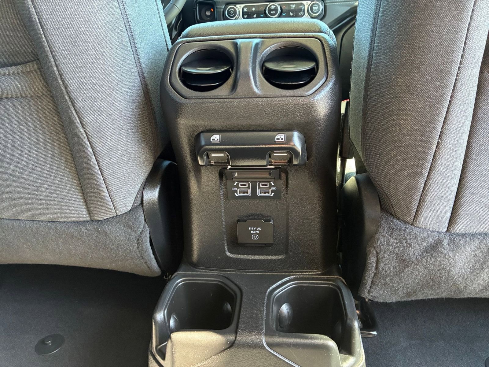 Used 2025 Jeep Wrangler Sahara AWD/4WD image 22